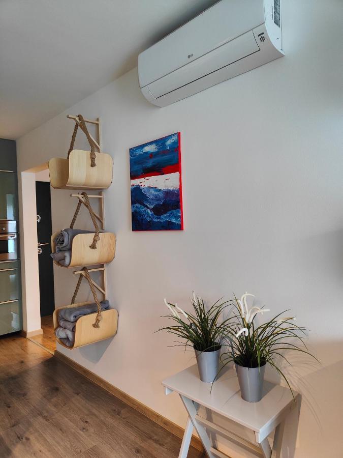 Beachfront Paradise Ezuest Panorama Lakeview Apartment With Panoramic Terrace シオーフォク エクステリア 写真